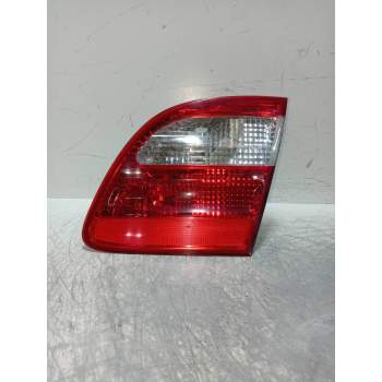 PILOTO TRASERO DERECHO INTERIOR A2118201464 RANCHERA 2002