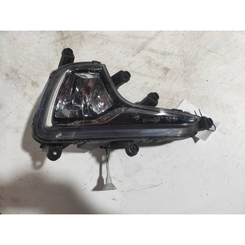 Recambio de faro antiniebla derecho para hyundai i20 coupe 1.2 16v cat referencia OEM IAM 92202C8300  