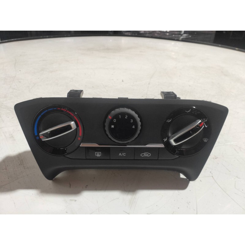 Recambio de mando calefaccion / aire acondicionado para hyundai i20 coupe 1.2 16v cat referencia OEM IAM 97250C8010  