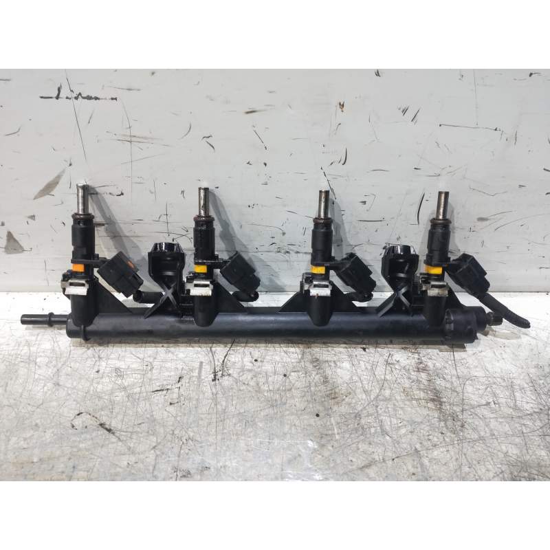 Recambio de rampa inyectora para peugeot 207 sport referencia OEM IAM 75756458002 14G 2009