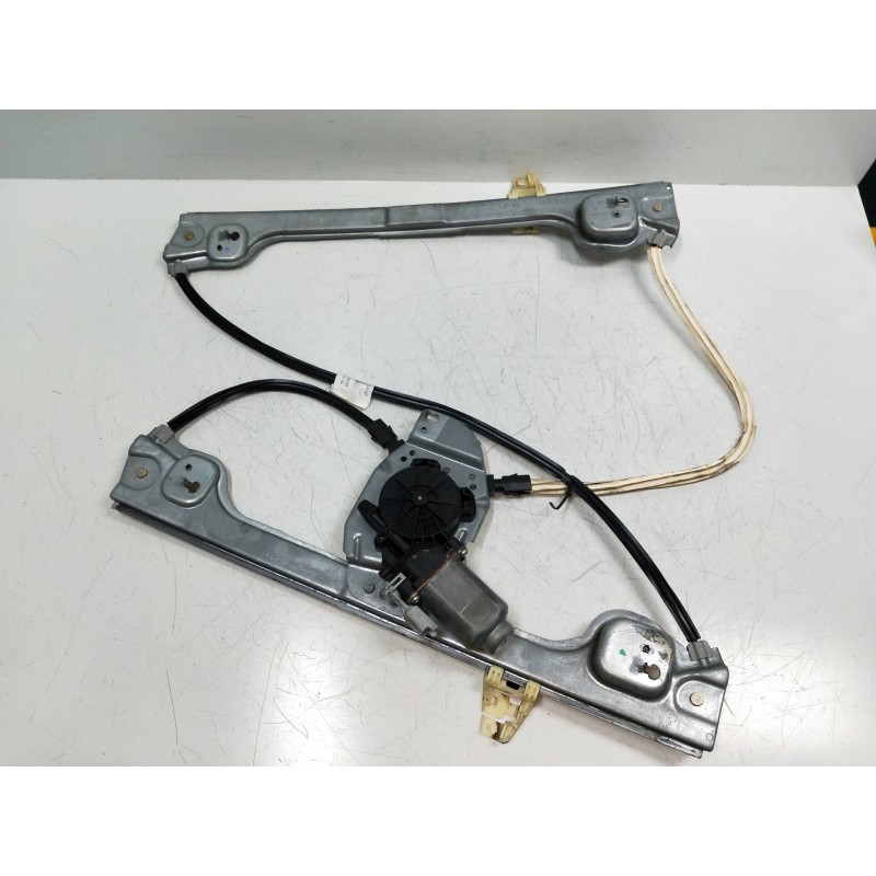 Recambio de elevalunas delantero derecho para peugeot 1007 1.4 referencia OEM IAM 400815  3P