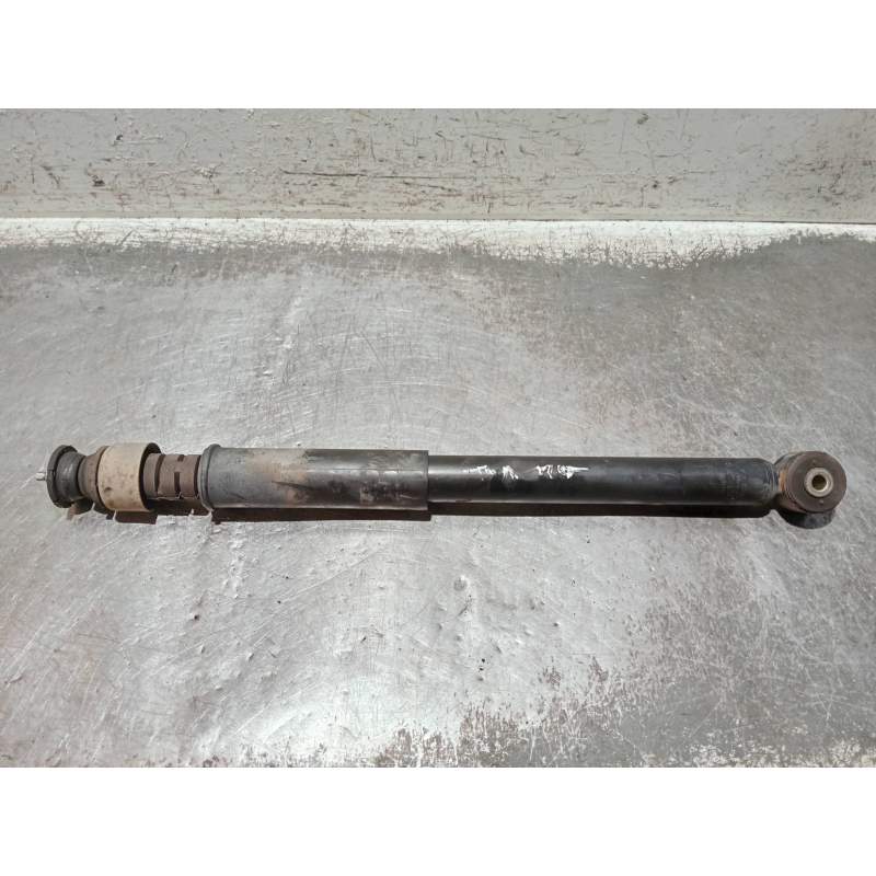 Recambio de amortiguador trasero izquierdo para renault clio ii fase i (b/cbo) 1.4 alize referencia OEM IAM 7700426693D 03051000