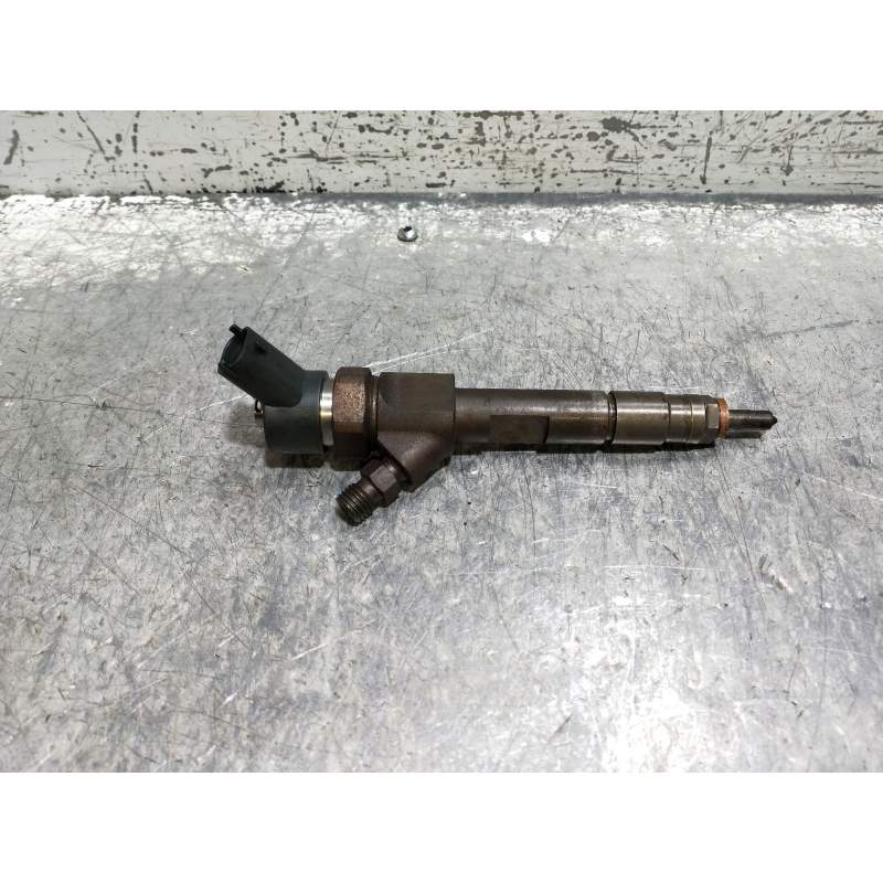 Recambio de inyector para renault megane ii berlina 5p confort authentique referencia OEM IAM 0445110110A 8200100272 BOSCH