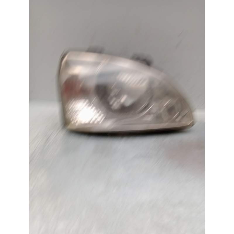Recambio de faro derecho para kia carens 2.0 turbodiesel cat referencia OEM IAM   2003