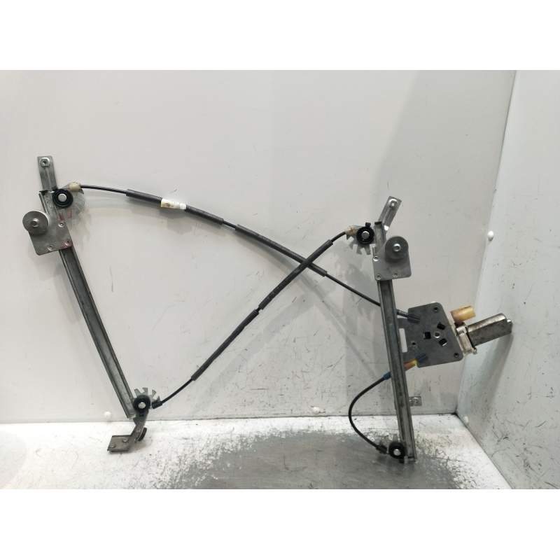 Recambio de elevalunas delantero derecho para bmw 1 coupé (e82) 123 d referencia OEM IAM  2P 2007