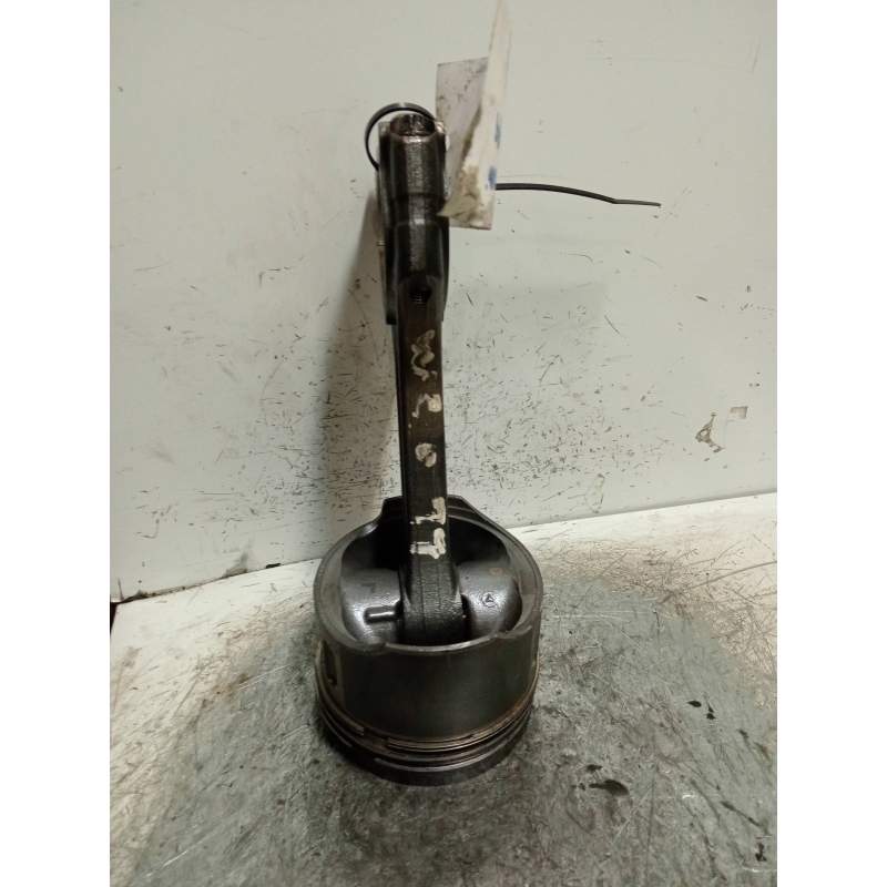 Recambio de piston para mercedes-benz clase e (w210) berlina diesel 220 cdi (210.006) referencia OEM IAM 611  