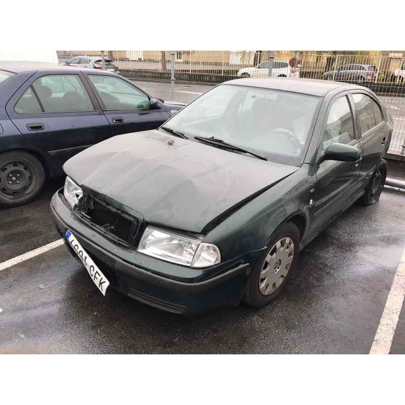 SKODA OCTAVIA BERLINA (1U2)