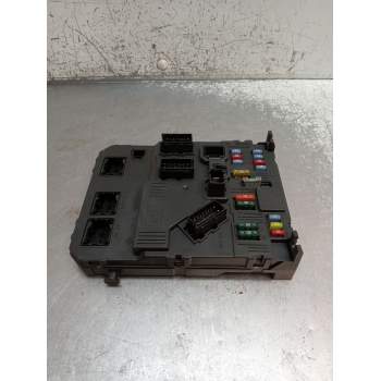 CAJA RELES / FUSIBLES 9657999780 BSIE0200 2004