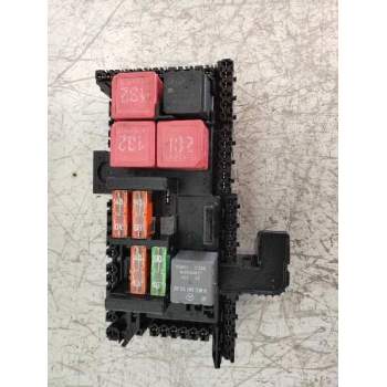 CAJA RELES / FUSIBLES A2059068501 529881F08 