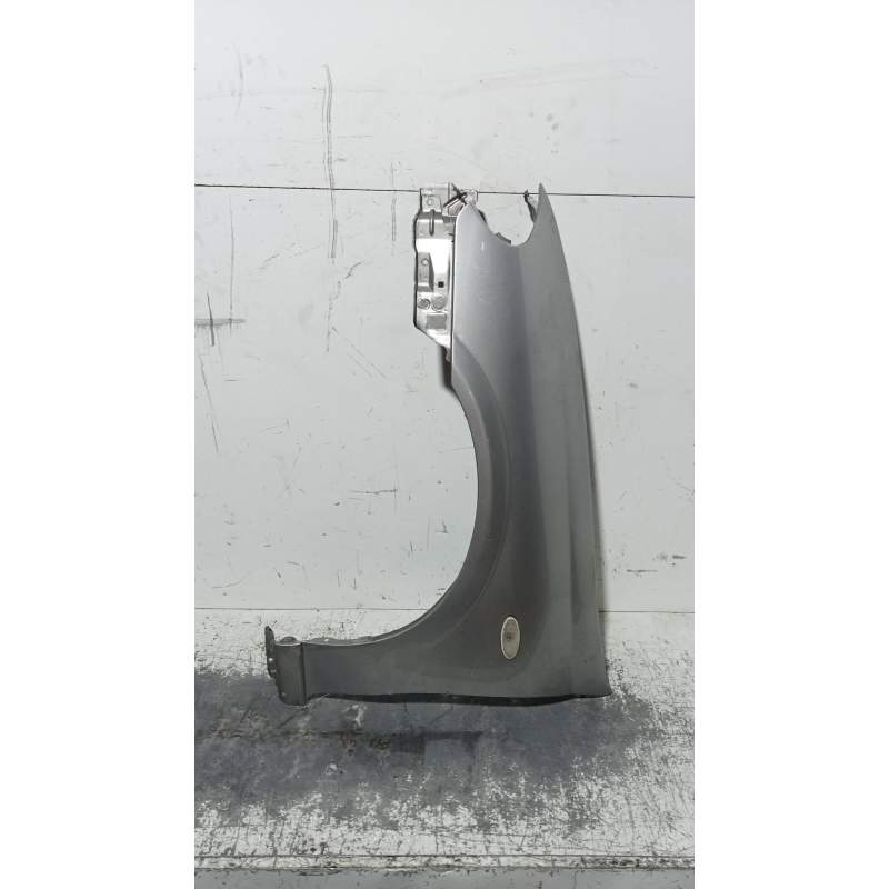 Recambio de aleta delantera izquierda para nissan almera (n16/e) acenta referencia OEM IAM   2002