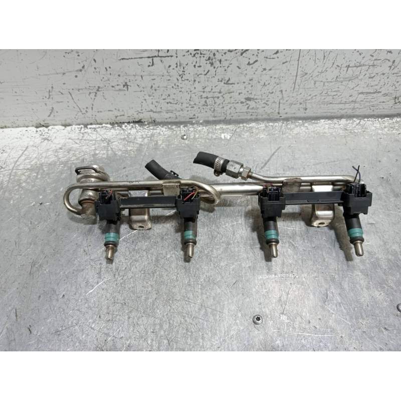 Recambio de rampa inyectora para audi a4 berlina (8e) 2.0 referencia OEM IAM 058133681 338345 2001