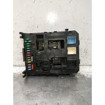 CAJA RELES / FUSIBLES 216760315B 281197392A 2005