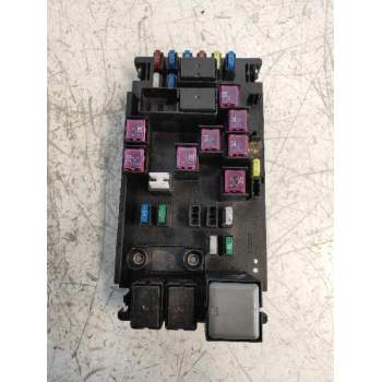 CAJA RELES / FUSIBLES 82241FJ020 206031 M3 5008