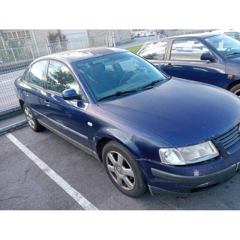 VOLKSWAGEN PASSAT BERLINA (3B2)