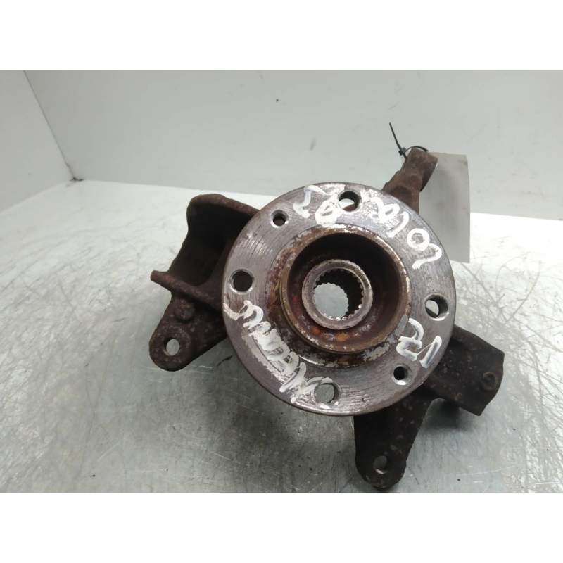 Recambio de mangueta delantera izquierda para renault megane ii classic berlina 2.0 referencia OEM IAM  20G 2003