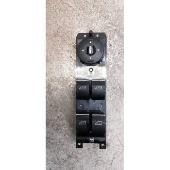 MANDO ELEVALUNAS DELANTERO IZQUIERDO AM5T14A132CA 