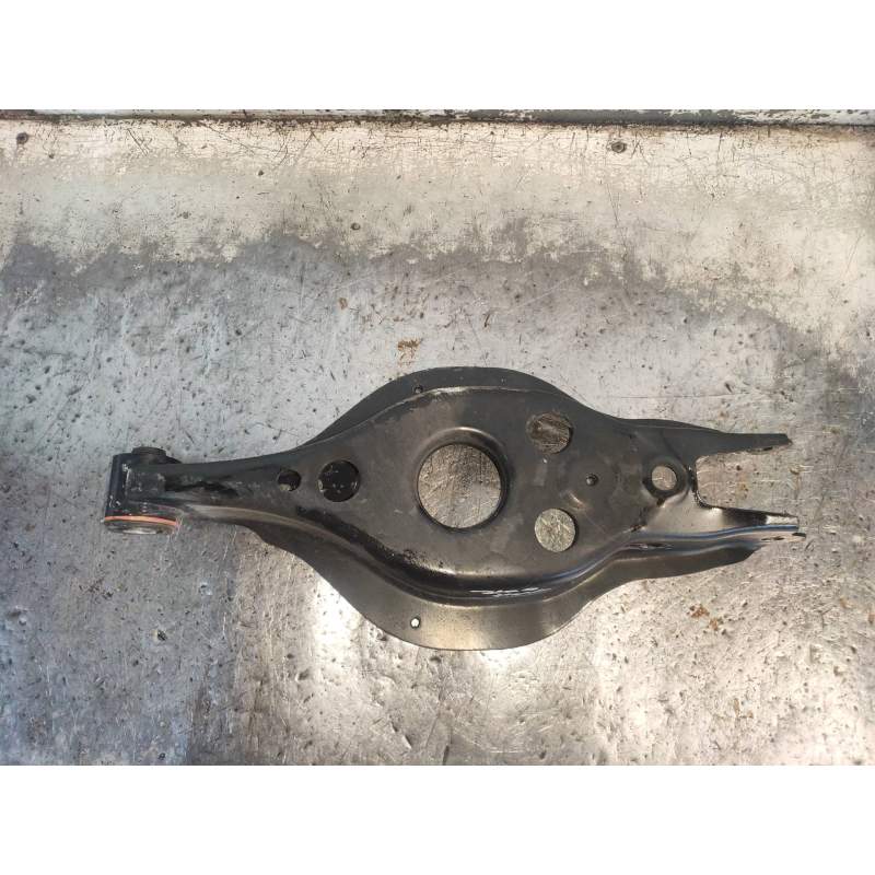 Recambio de brazo suspension inferior trasero derecho para lexus is 300h referencia OEM IAM   