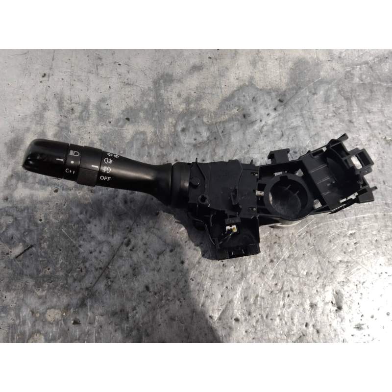 Recambio de mando luces para toyota auris luna referencia OEM IAM 17F245 17F001 2006