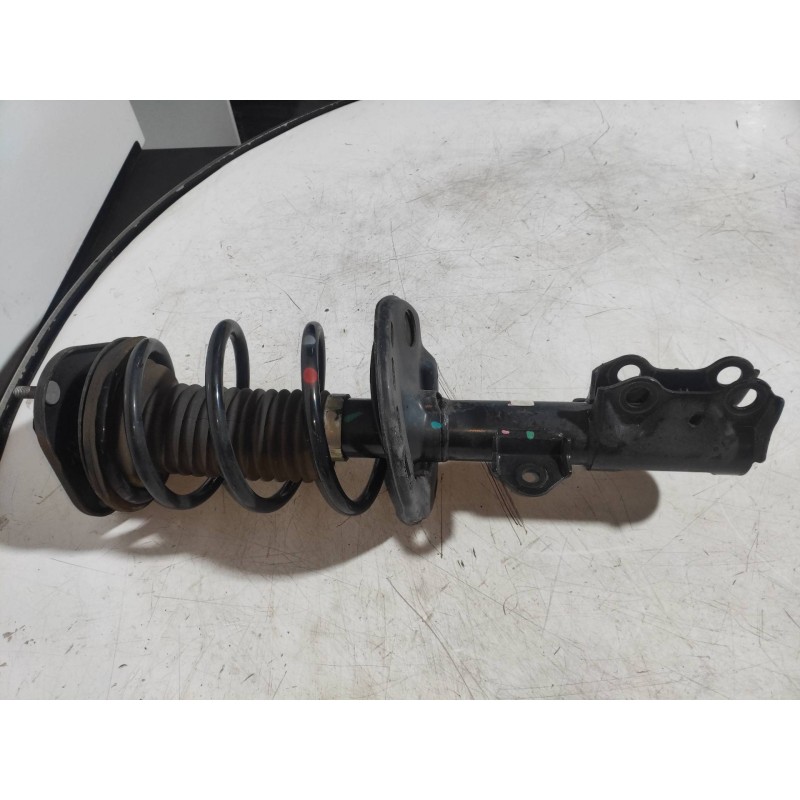 Recambio de amortiguador delantero izquierdo para toyota auris 1.4 turbodiesel cat referencia OEM IAM 4852002761  