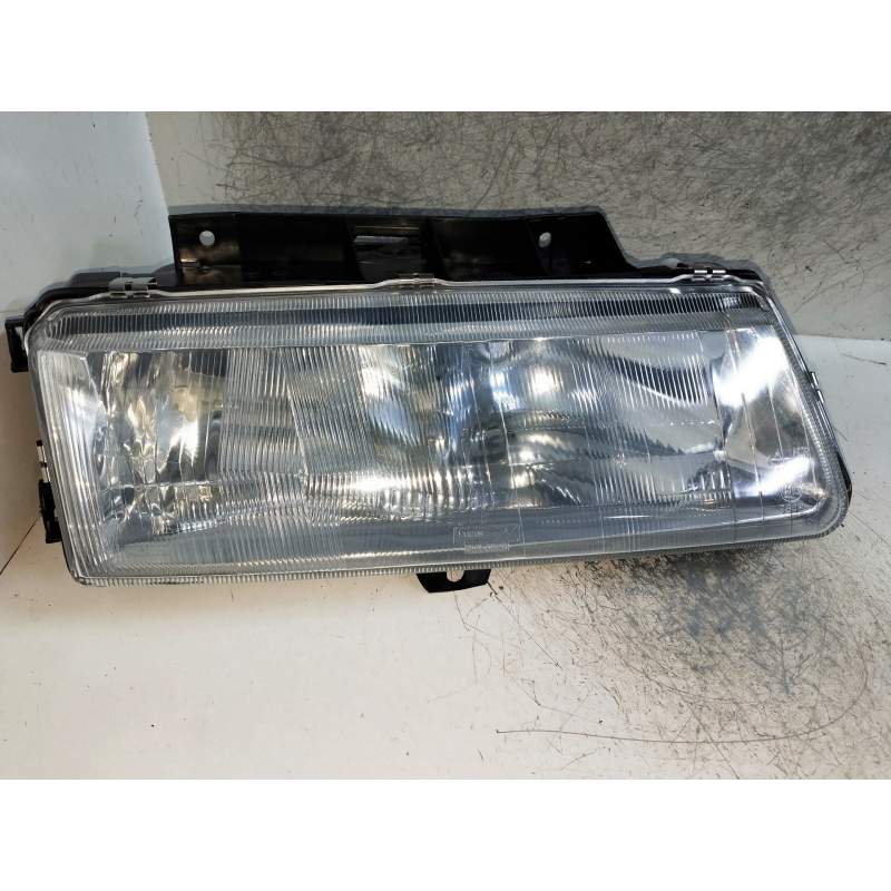 Recambio de faro derecho para citroën xantia berlina referencia OEM IAM   