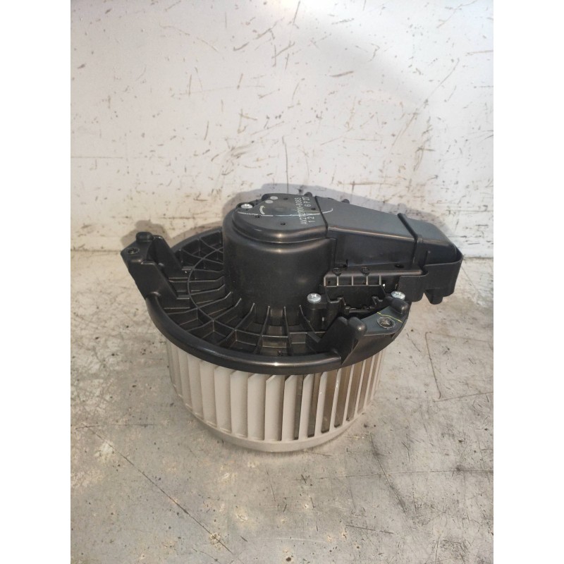 Recambio de motor calefaccion para toyota auris 1.4 turbodiesel cat referencia OEM IAM AV2727008083  