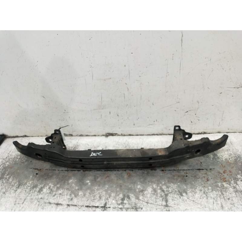 Recambio de refuerzo paragolpes delantero para ssangyong kyron 2.0 xdi referencia OEM IAM   2005