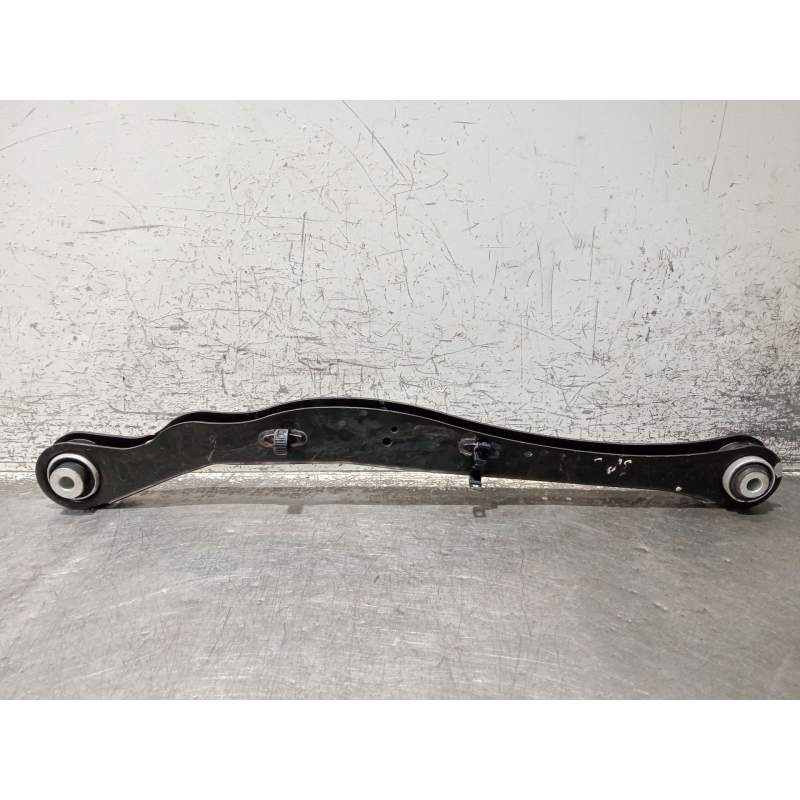 Recambio de brazo suspension inferior trasero derecho para bmw x1/ix1 u11 x1 sdrive18d referencia OEM IAM 689588501  