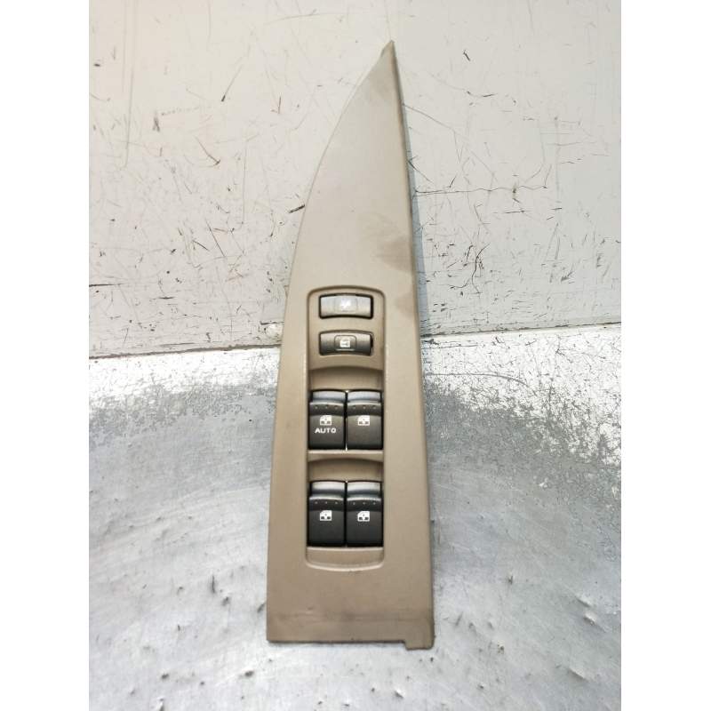 Recambio de mando elevalunas delantero izquierdo para ssangyong kyron 2.0 xdi referencia OEM IAM 18053110113 5P 2005