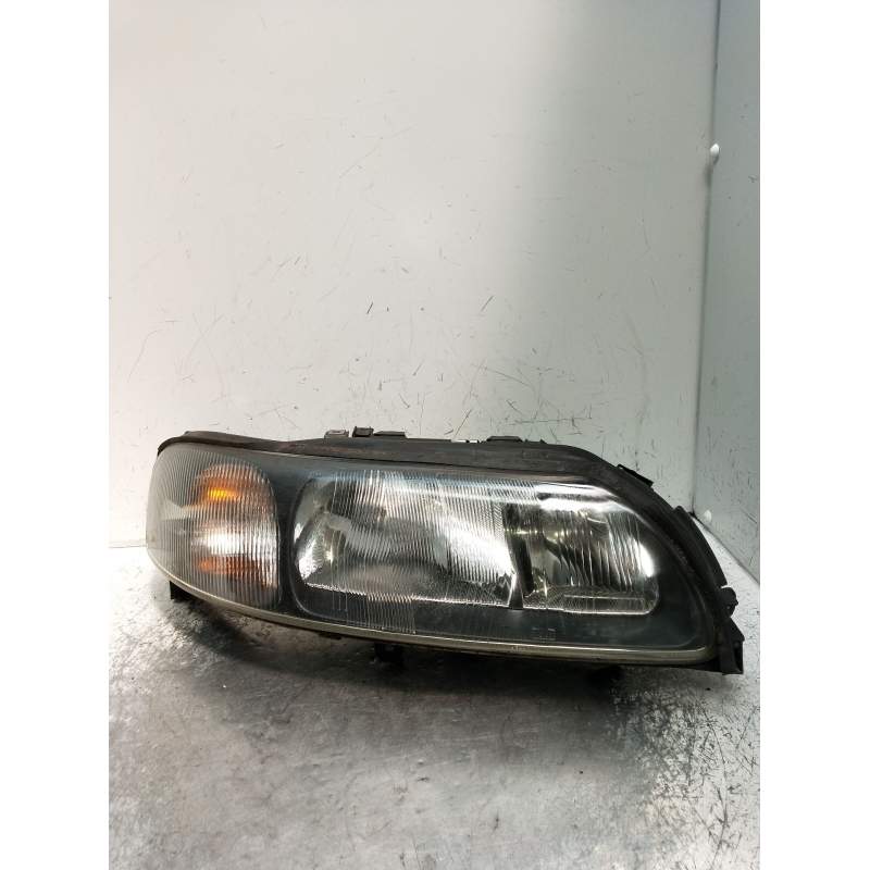 Recambio de faro derecho para volvo v70 ii (285) d5 referencia OEM IAM 89014870  