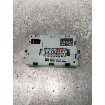 CAJA RELES / FUSIBLES 150260639 SW71739084 