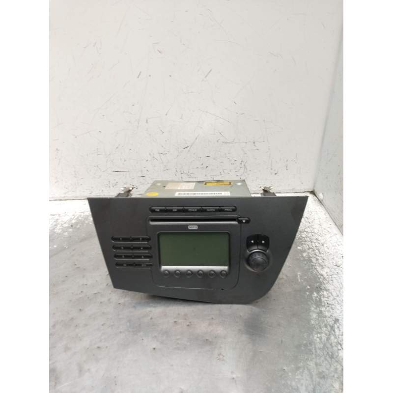 Recambio de sistema audio / radio cd para seat leon (1p1) 1.9 tdi referencia OEM IAM 1P1035186B 7646546366 2005