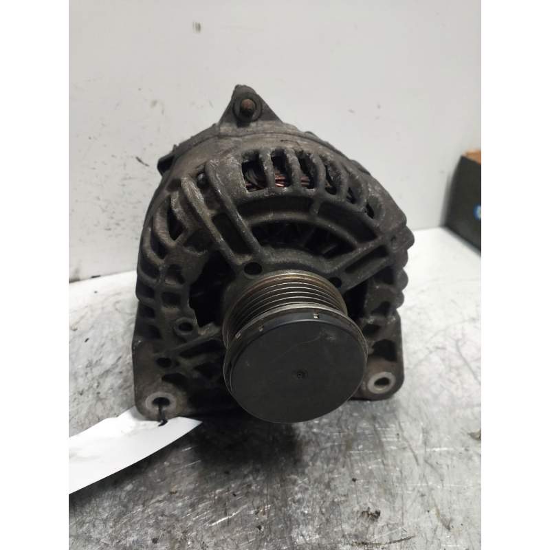 Recambio de alternador para renault clio iii confort expression referencia OEM IAM 0124425024 15DCI 2005
