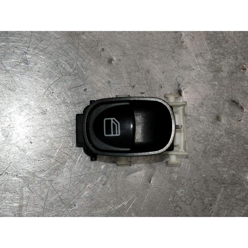 Recambio de mando elevalunas delantero derecho para mercedes-benz clase c (w203) berlina referencia OEM IAM A2038200210  4P