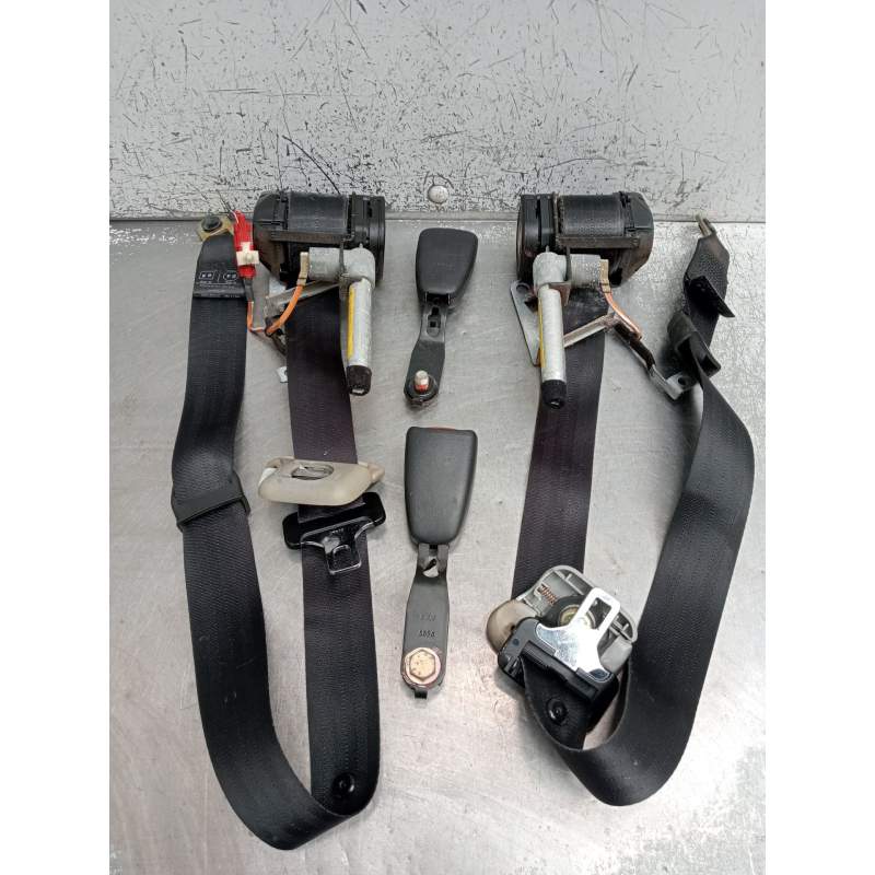 Recambio de juego cinturones delantero para mitsubishi carisma (da_) 1.8 16v gdi (da2a) referencia OEM IAM  5P 1999