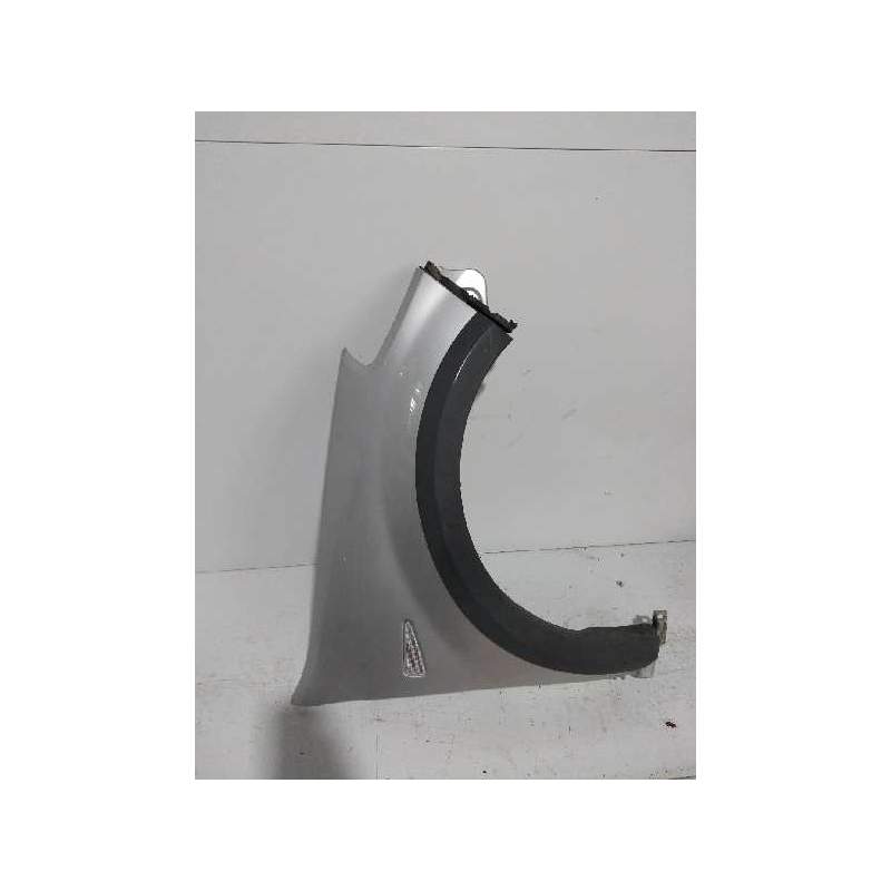 Recambio de aleta delantera derecha para dacia sandero stepway referencia OEM IAM   2008