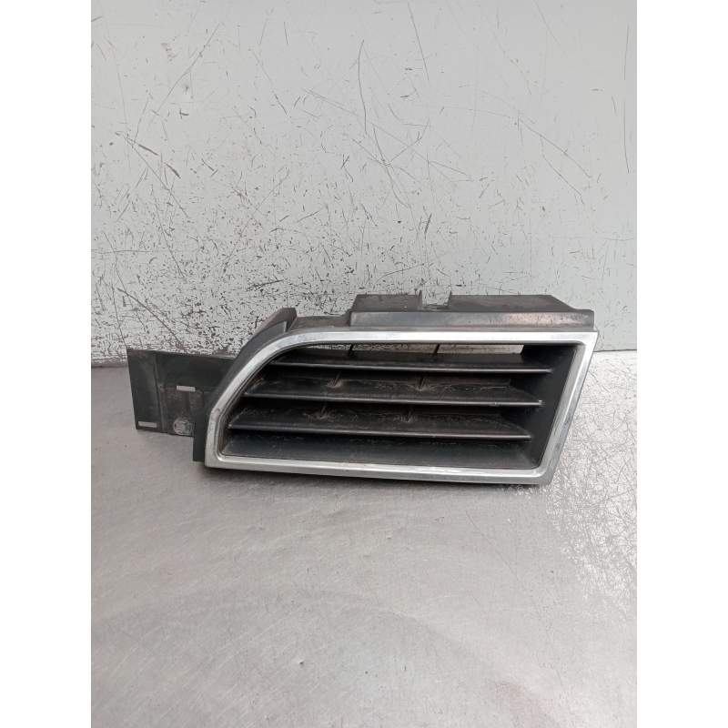 Recambio de rejilla delantera para mitsubishi carisma (da_) 1.8 16v gdi (da2a) referencia OEM IAM  DERECHA 1999