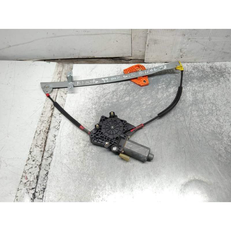 Recambio de elevalunas delantero derecho para ford fiesta berlina (dx) ambiente referencia OEM IAM 0130821683  5P