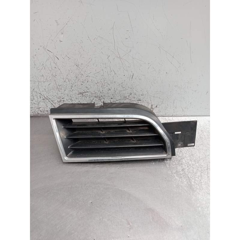 Recambio de rejilla delantera para mitsubishi carisma (da_) 1.8 16v gdi (da2a) referencia OEM IAM  IZQUIERDO 1999