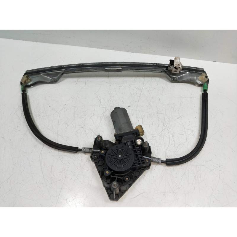 Recambio de elevalunas delantero derecho para renault clio ii fase i (b/cbo) 1.9 diesel referencia OEM IAM 114848XXX 5P 1998