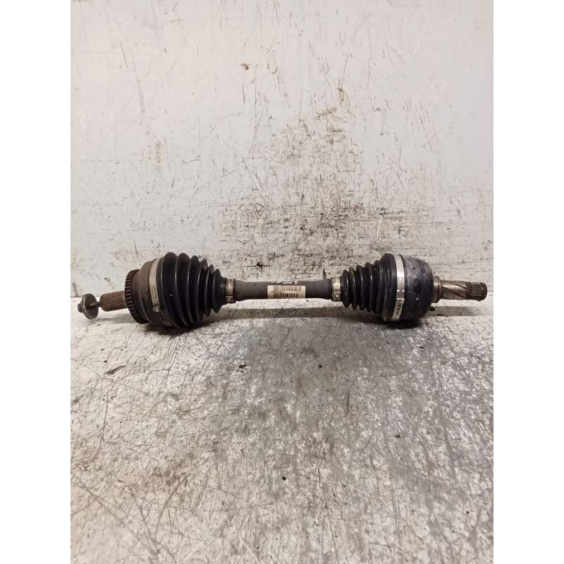 Recambio de transmision delantera izquierda para volvo v70 ii (285) d5 referencia OEM IAM P8689213 T020306 