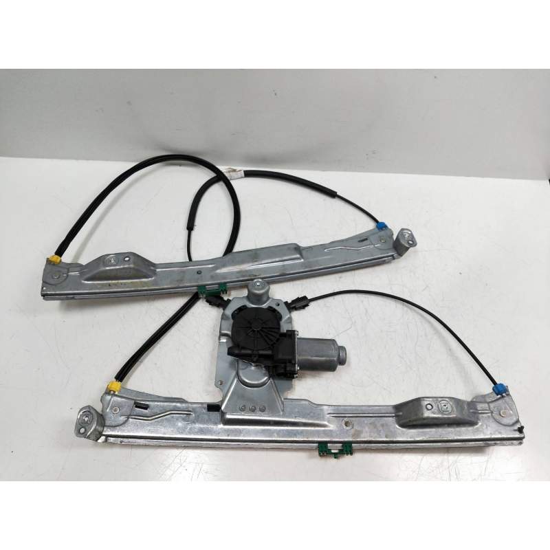 Recambio de elevalunas delantero derecho para renault clio iii 2.0 16v referencia OEM IAM 400857E 3P 2005