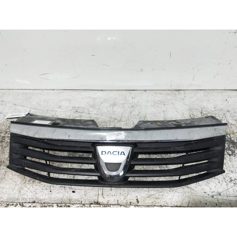 Recambio de rejilla delantera para dacia sandero ambiance referencia OEM IAM   2008
