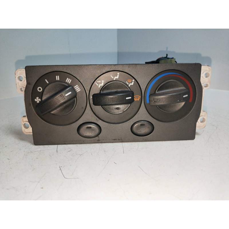 Recambio de mando calefaccion / aire acondicionado para kia carens 1.8 cat referencia OEM IAM   