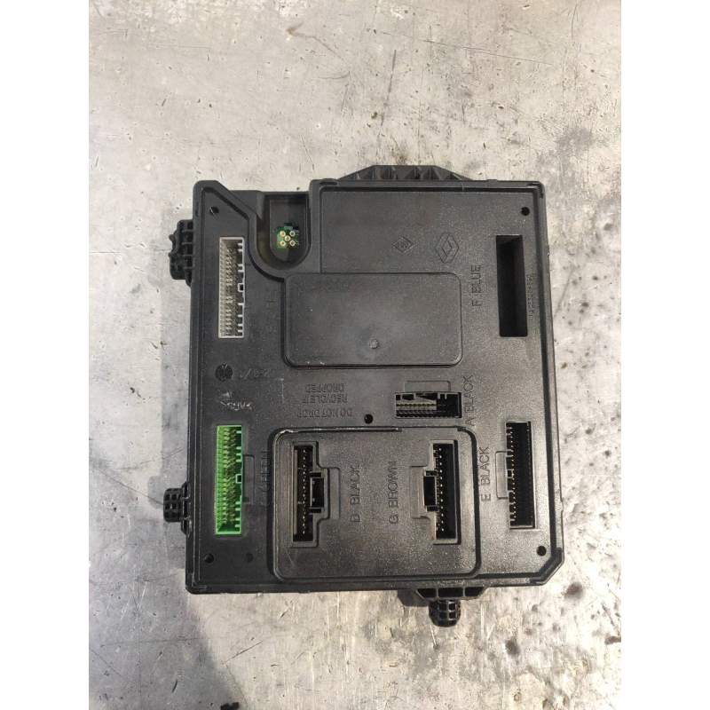 Recambio de modulo electronico para renault scenic iii authentique referencia OEM IAM 284B17882R BCMX95 2009