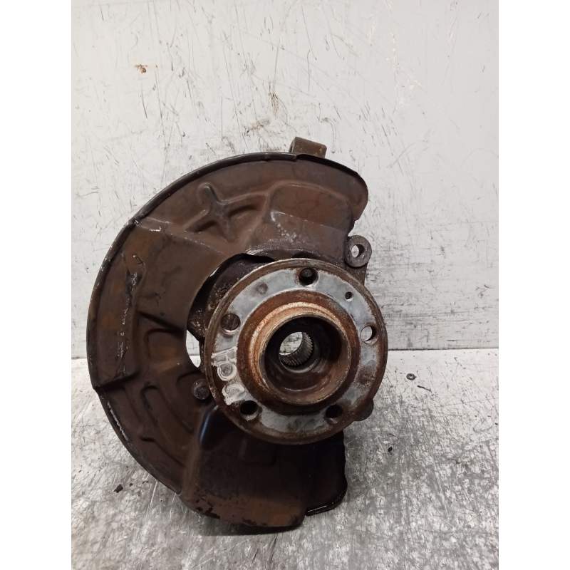 Recambio de mangueta delantera derecha para volvo v70 ii (285) d5 referencia OEM IAM   