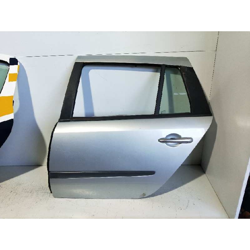 Recambio de puerta trasera izquierda para renault laguna ii grandtour (kg0) dynamique referencia OEM IAM   