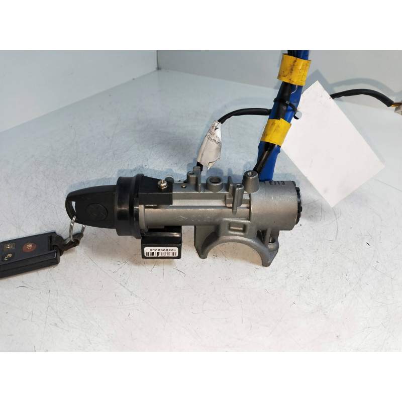 Recambio de conmutador de arranque para ssangyong rodius 2.7 turbodiesel cat referencia OEM IAM 8697008110 27XDI 2005