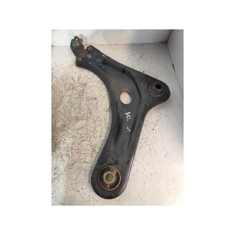 Recambio de brazo suspension inferior delantero izquierdo para peugeot 208 style referencia OEM IAM   