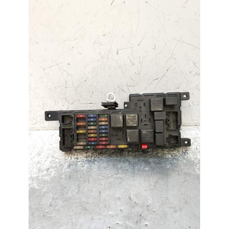Recambio de caja reles / fusibles para volvo v70 ii (285) d5 referencia OEM IAM 8637841 518717004 