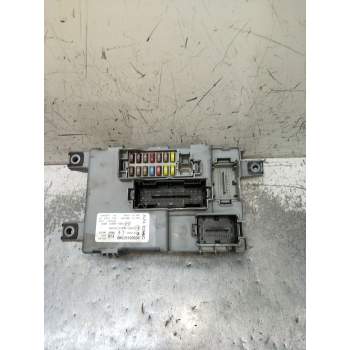 CAJA RELES / FUSIBLES 00505167040 116RI000674 2008
